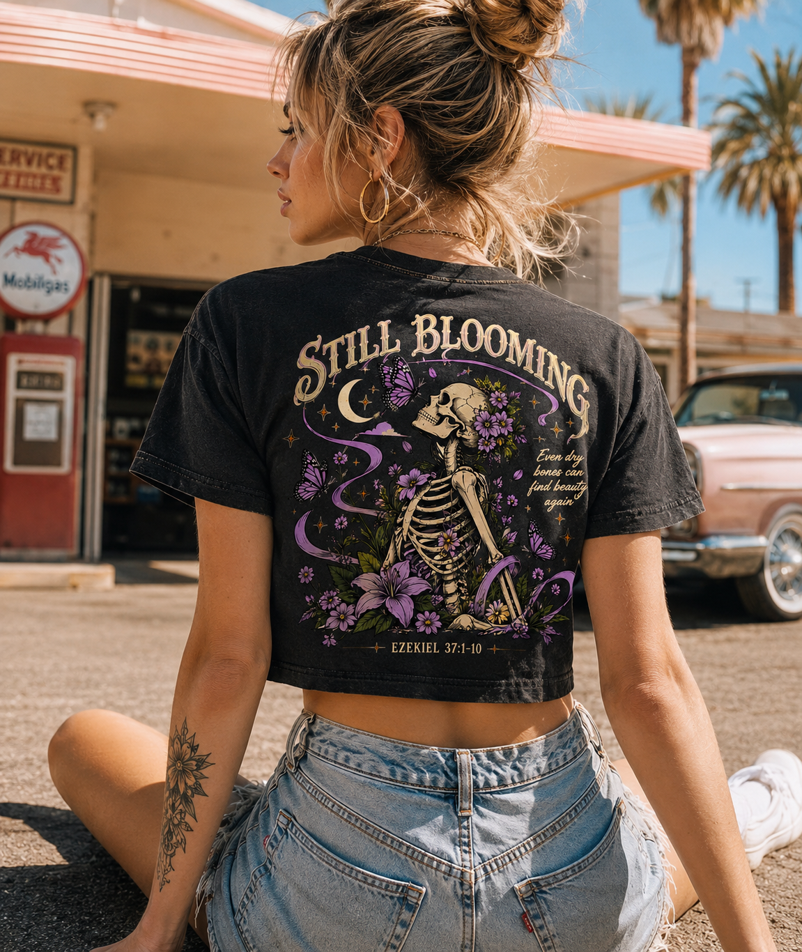 Still Blooming Skeleton – Vintage Wash Crop Tee