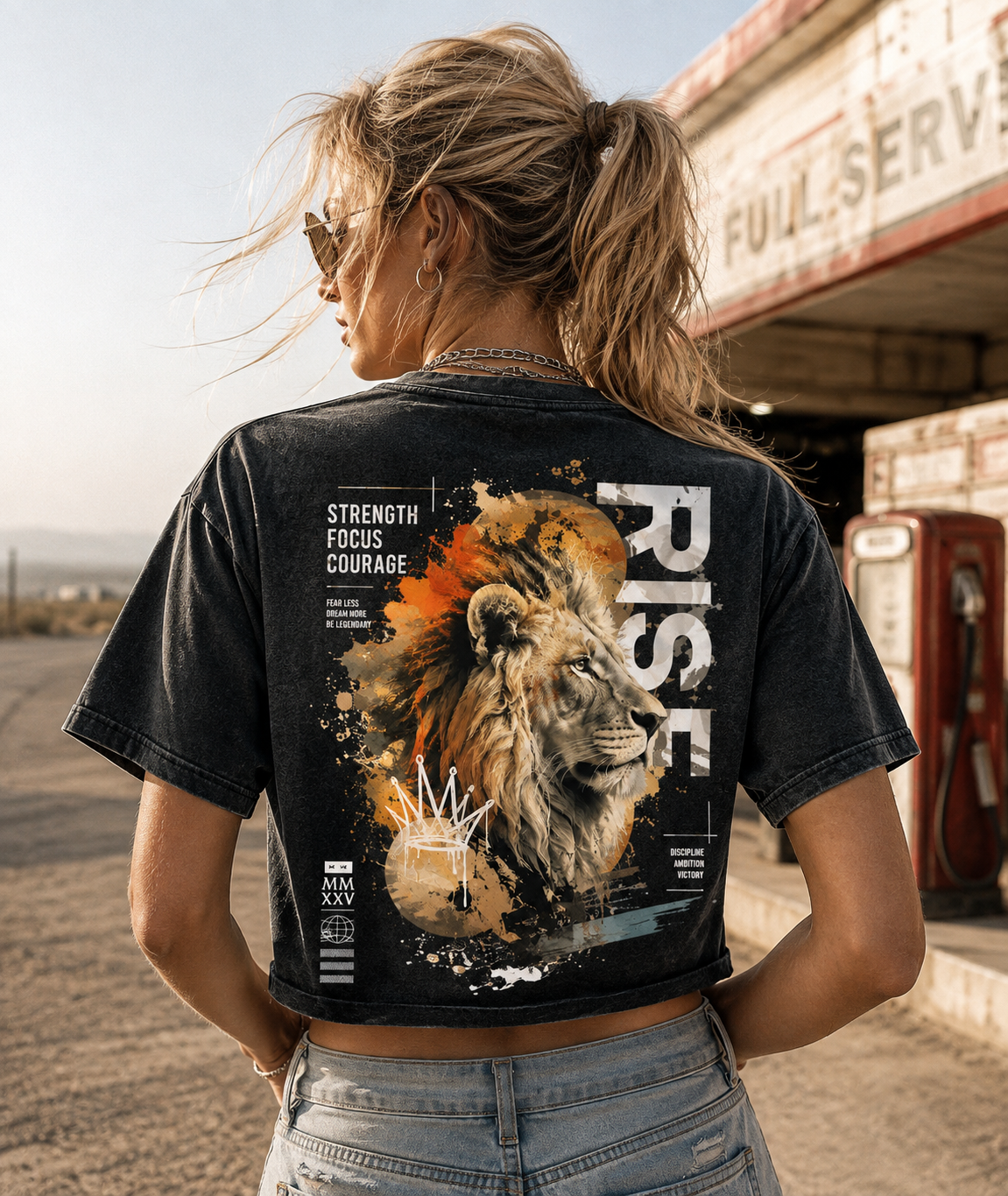 Rise Lion Vintage Crop Top – Women’s Graphic Tee