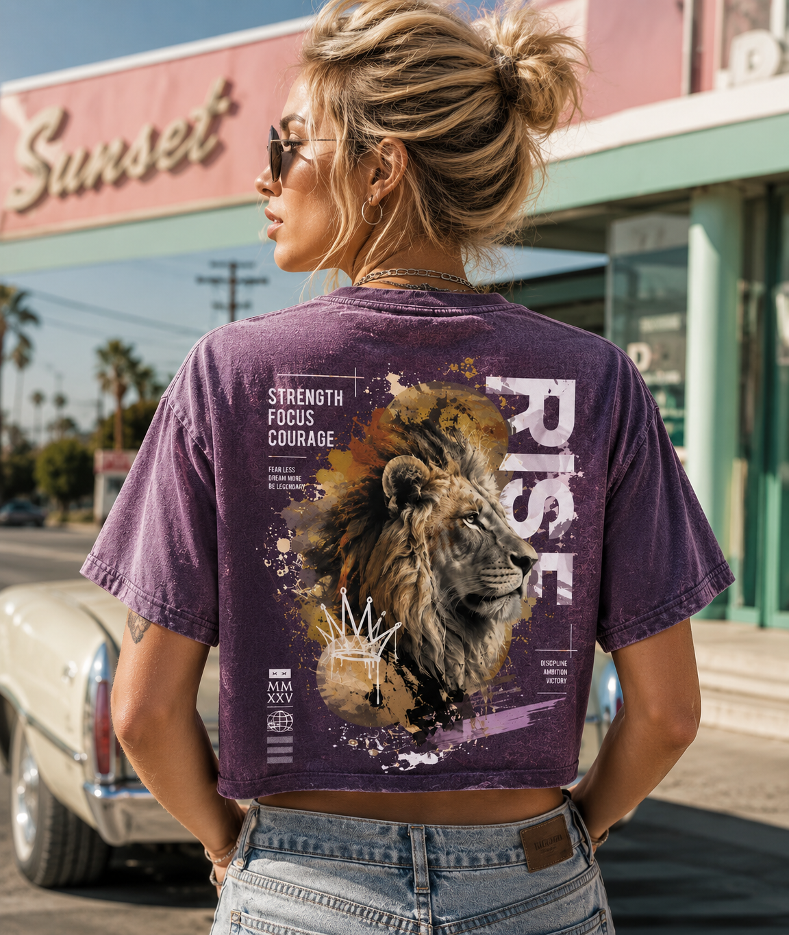 Rise Lion Vintage Crop Top – Women’s Graphic Tee