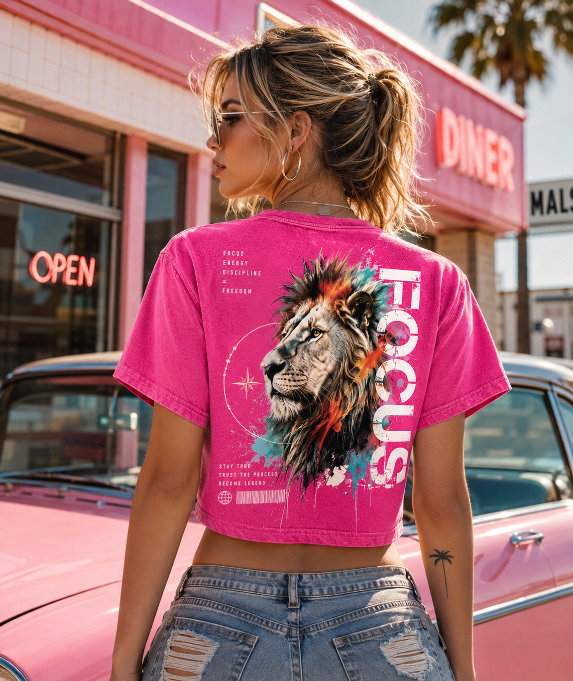 FOCUS Lion Graphic Crop Tee – Vintage Wash